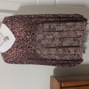 Oddy Women's Cheetah & Paisley Contrasting Print  V-Neck Top Shirt. Size M NWOT